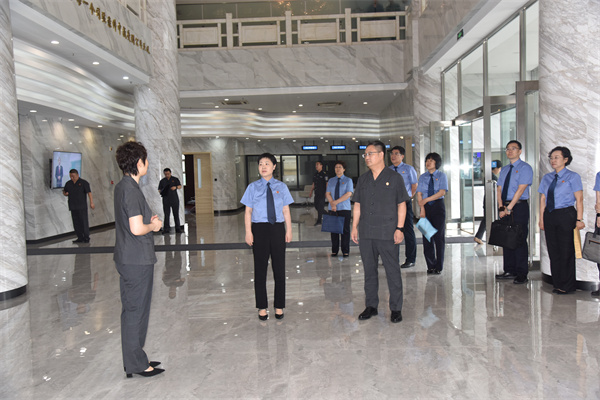 赵冰检察长一行到大连海事法院交流座谈